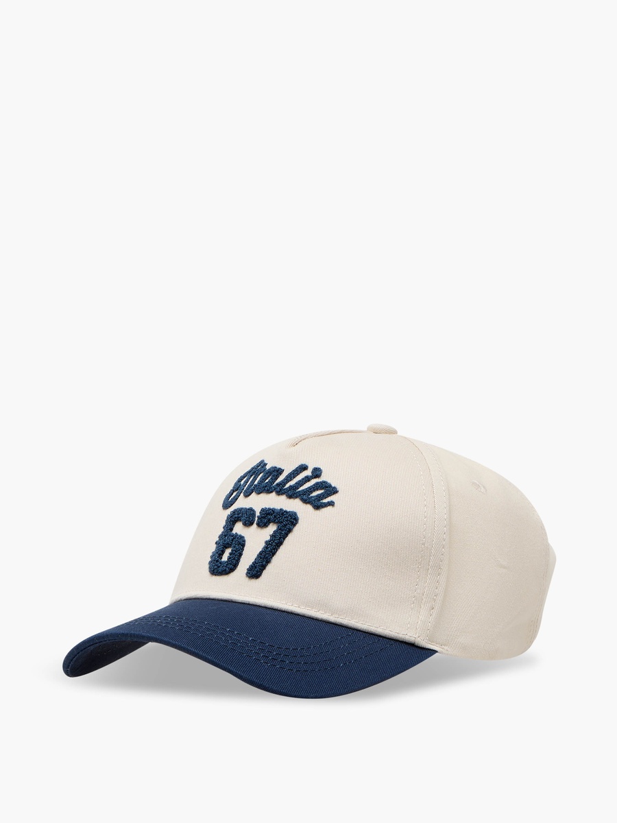 Men Cap with Buckled Strap Closure