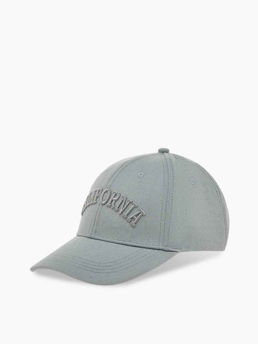 Men Cap with Buckled Strap Closure