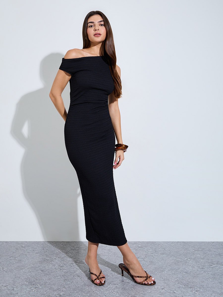 Black Solid Asymmetric Neck Bodycon Midi Dress