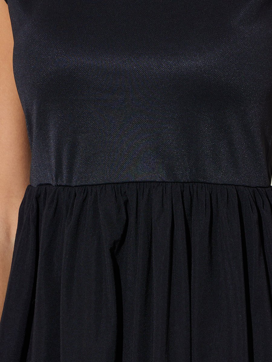 Black Solid Sleeveless Pleated A-Line Midi Dress