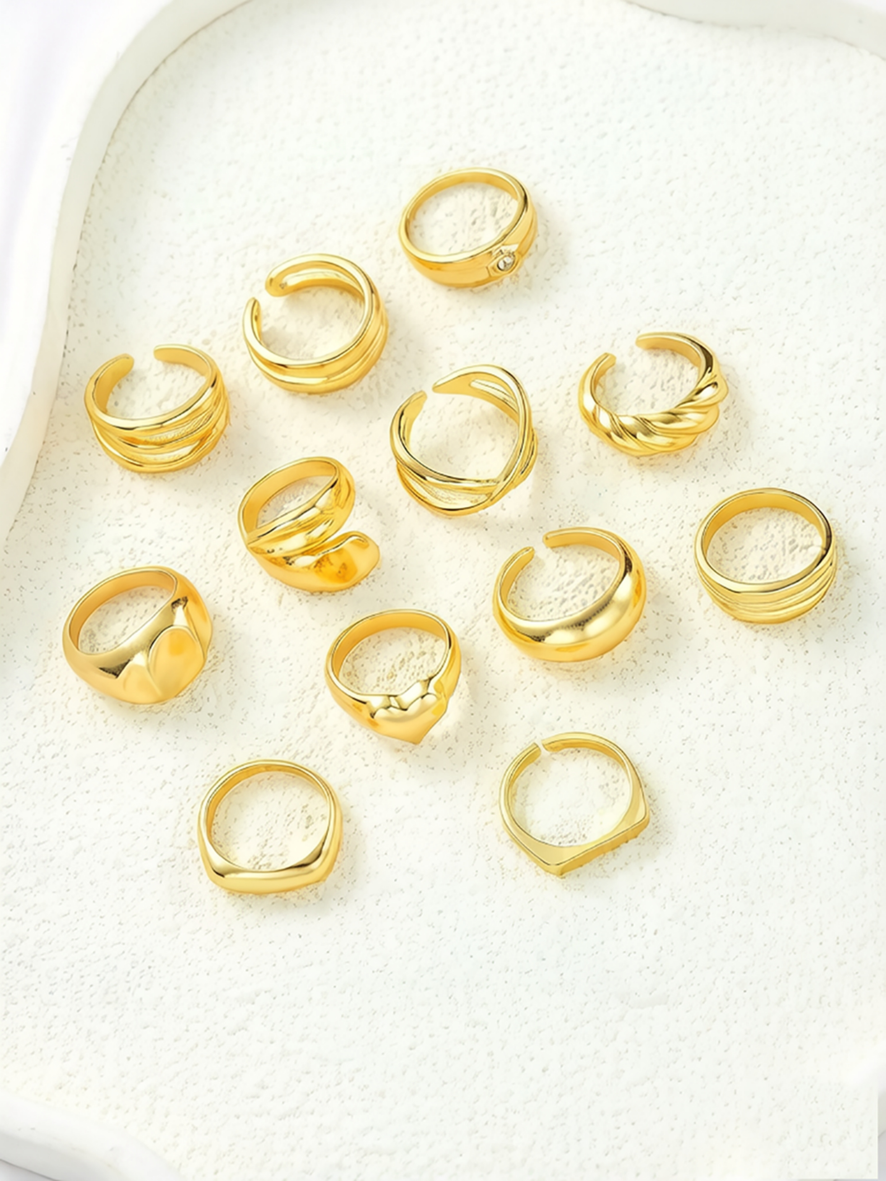 Pack of 12 - Gold Tone Smooth Rings