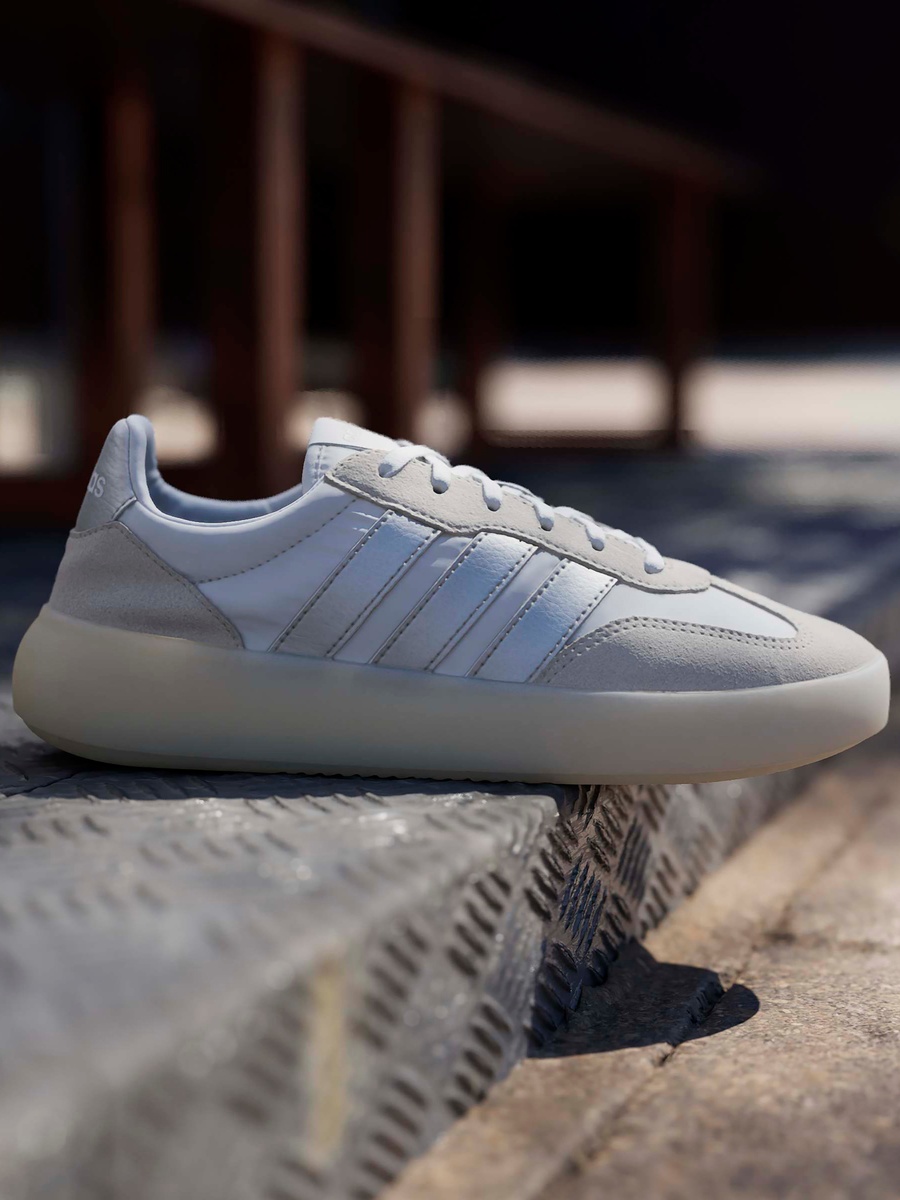 Women BARREDA DECODE Lace-Up Sneakers
