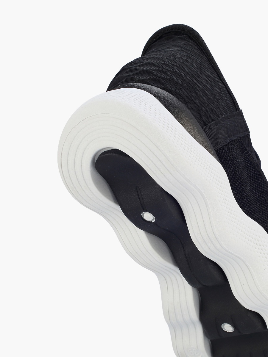 Women Slip-On Sports Shoes