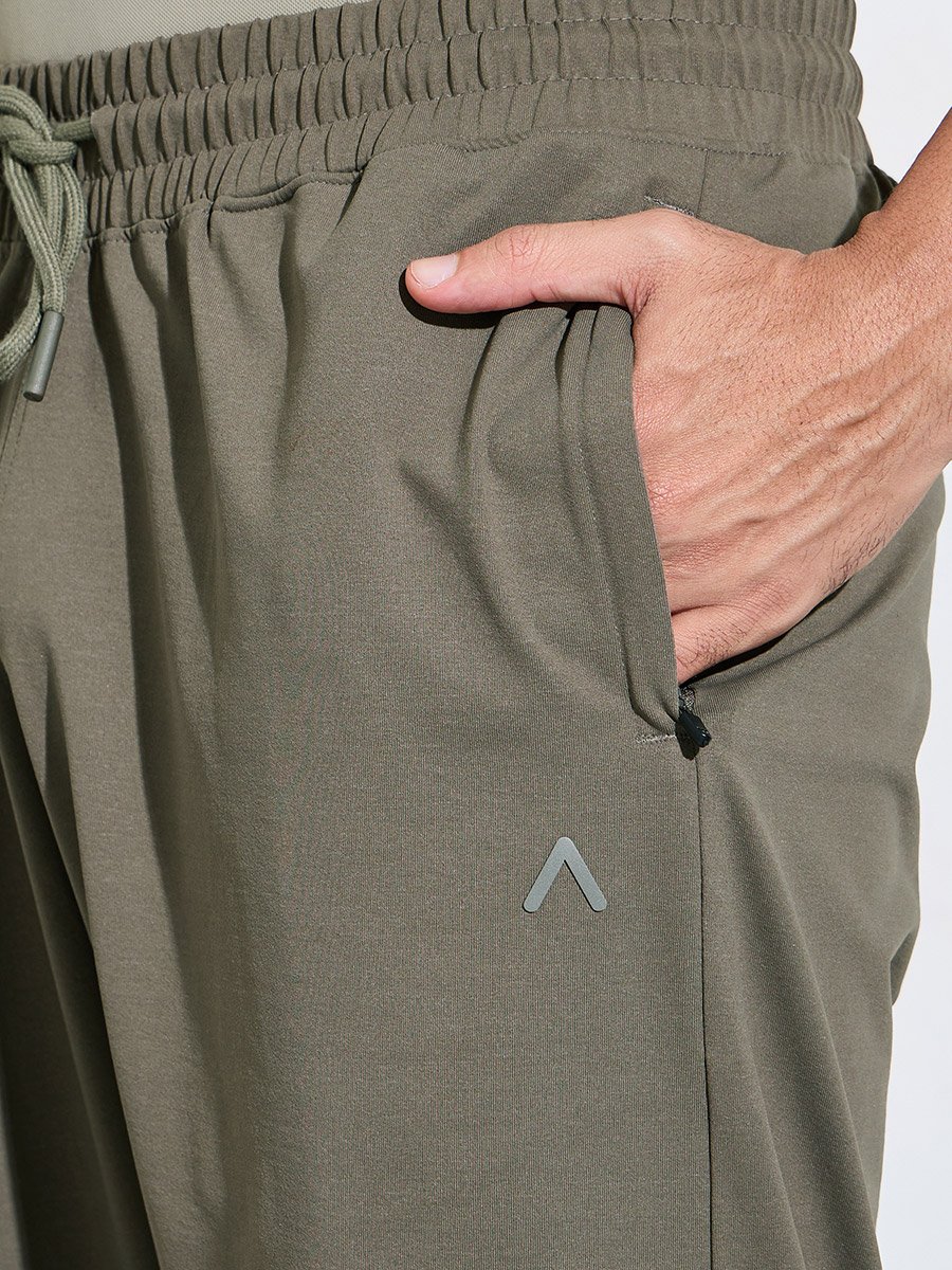 Olive Solid Pocket Details Mid-Rise Activewear Track Pants