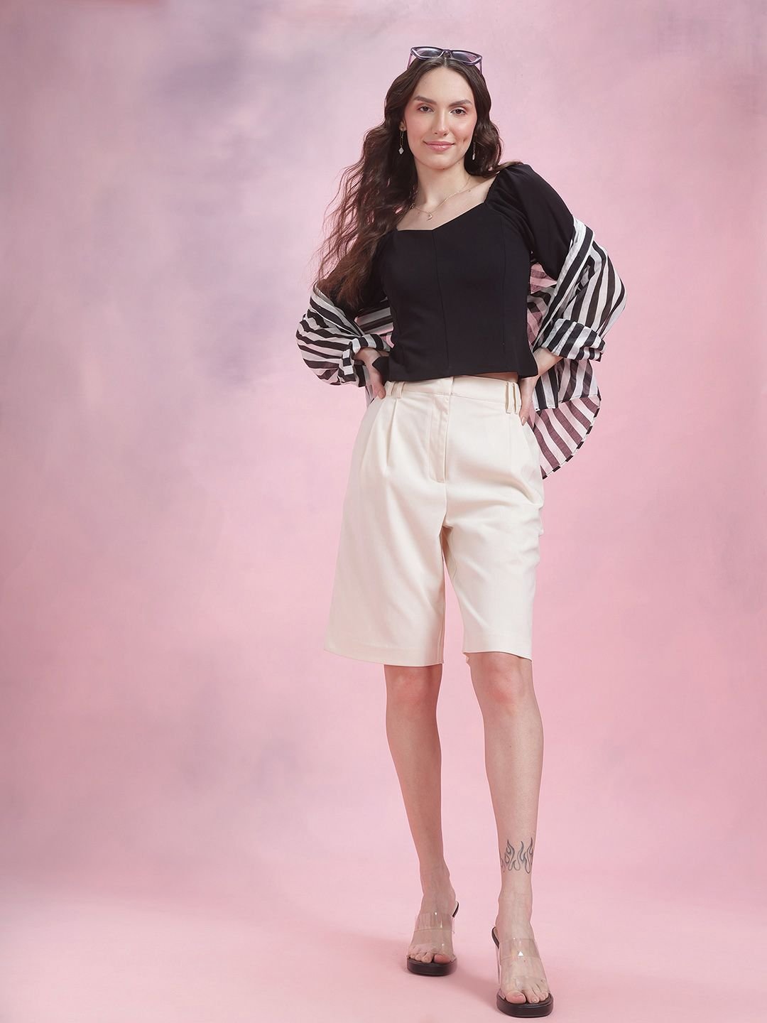 Black Short Sleeve Sweetheart Neck Crop Top