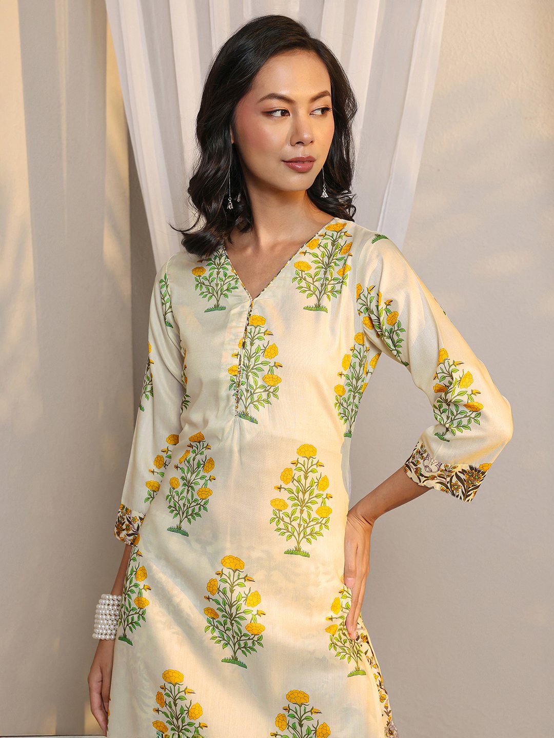 Off White Printed Chanderi Silk Straight Kurta with Trouser and Dupatta Set