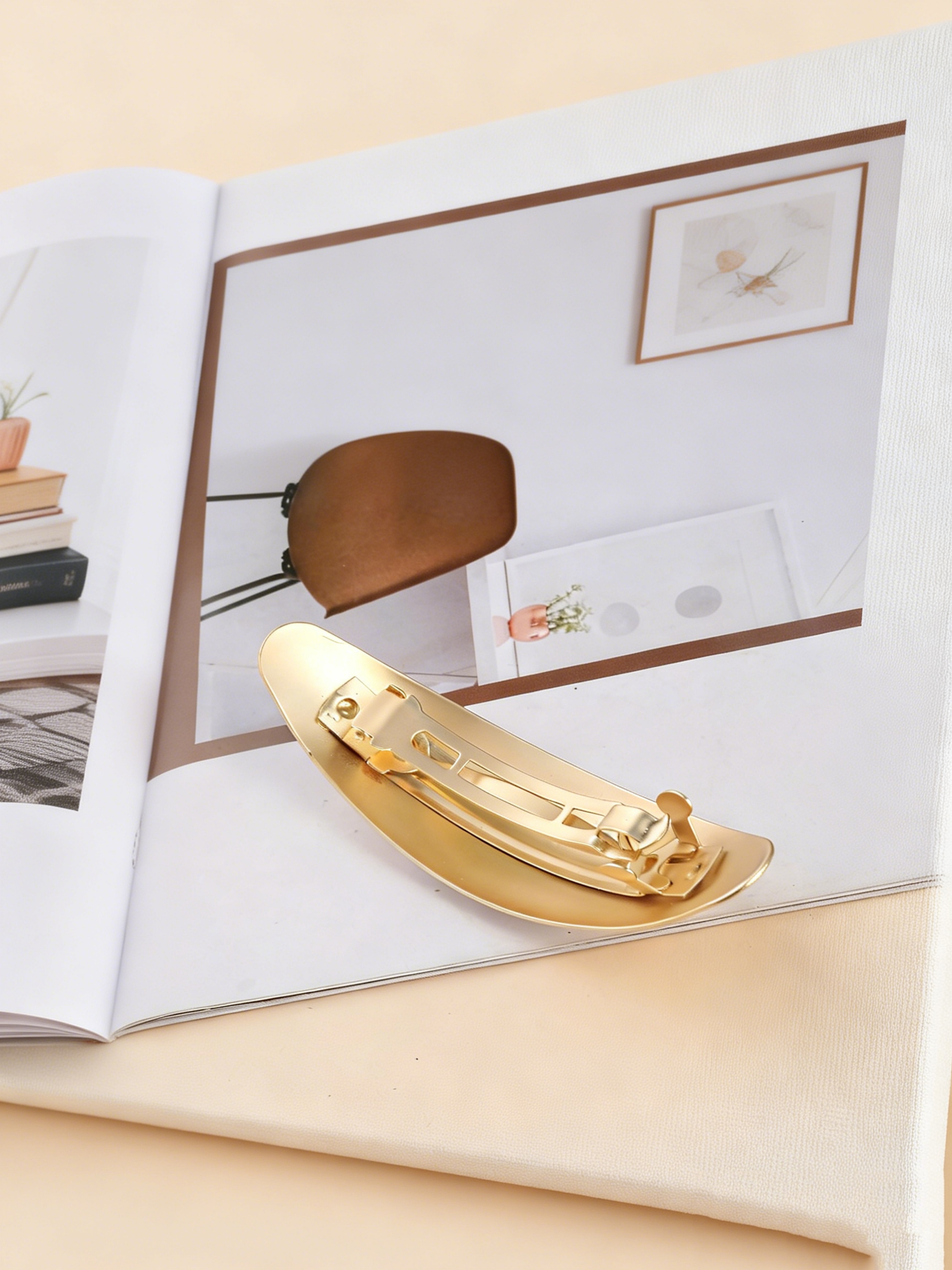 Gold Oval Plain Hair Clip