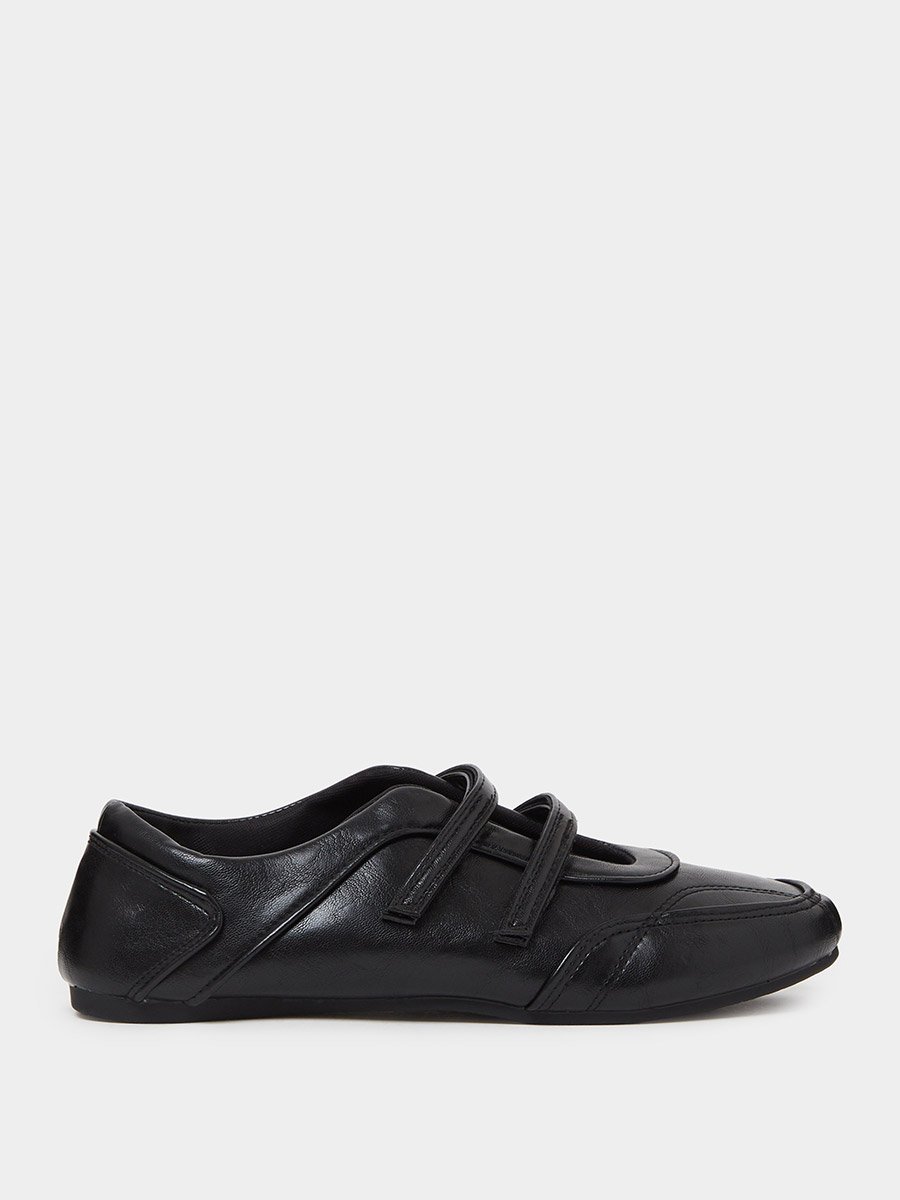 Black Solid Round Toe Velcro Sneakers