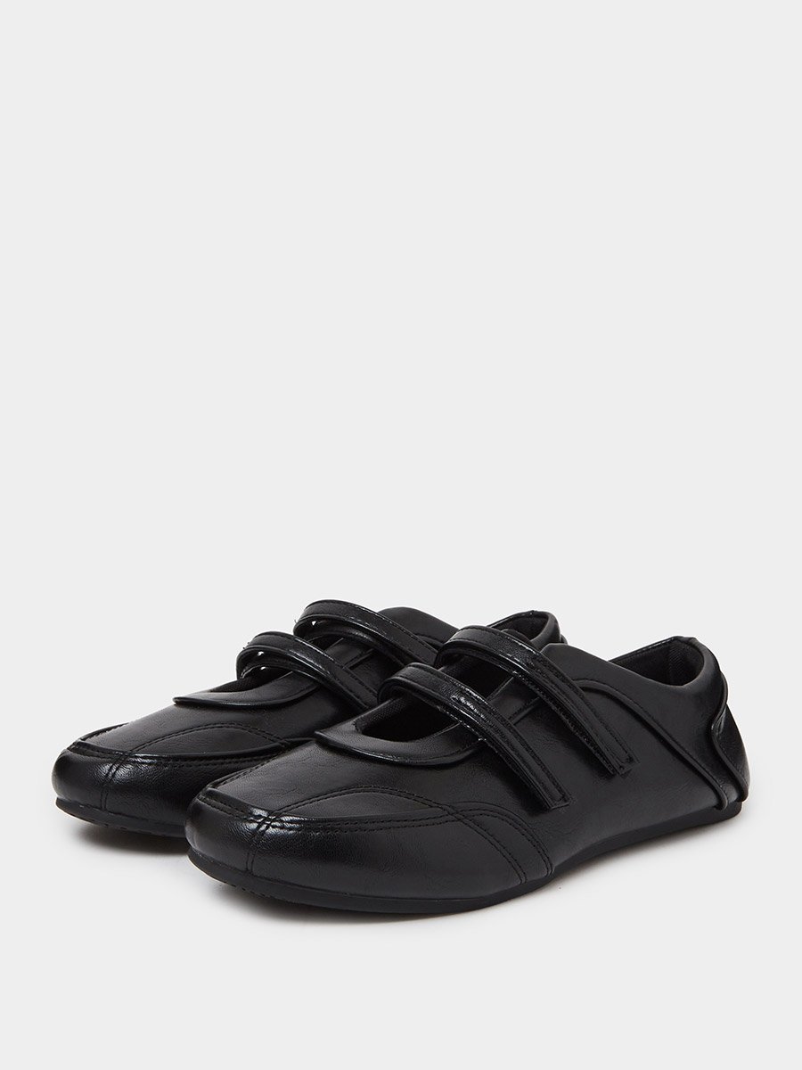 Black Solid Round Toe Velcro Sneakers