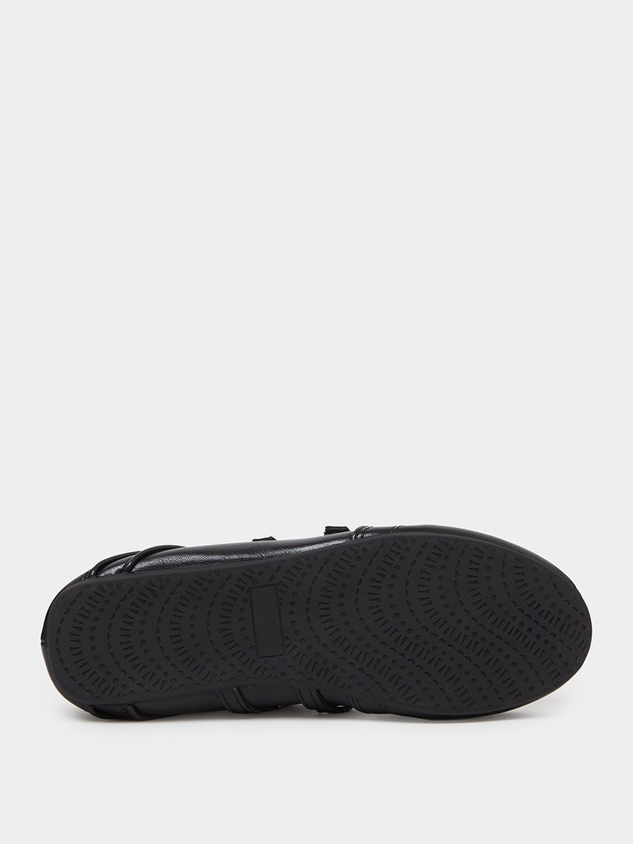 Black Solid Round Toe Velcro Sneakers