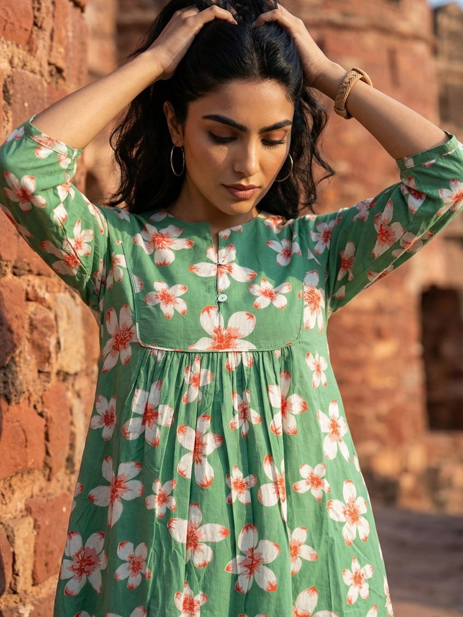 Green Floral Print Round Neck Pure Cotton Nightdress For Women