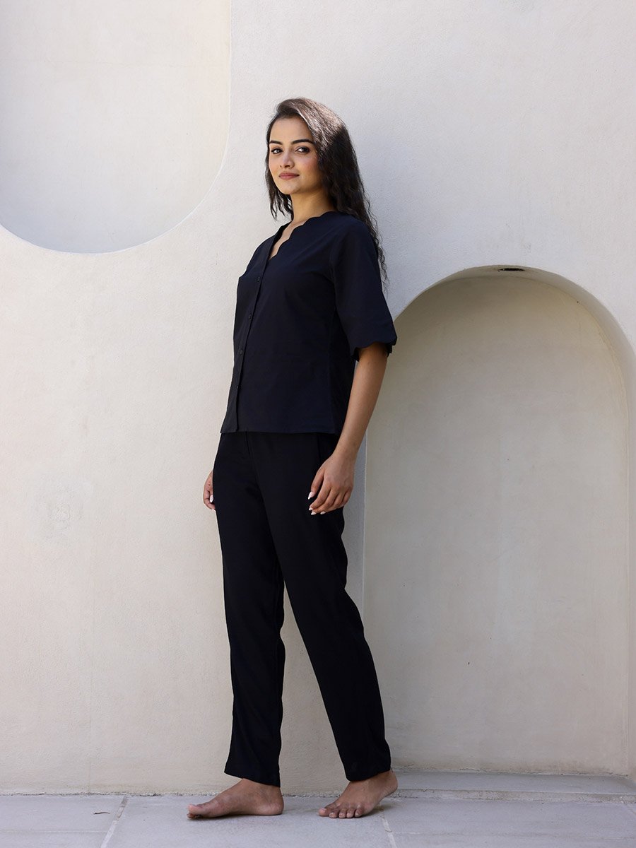 Black Solid Scallop Detail Shirt and Pants Pyjama Set 