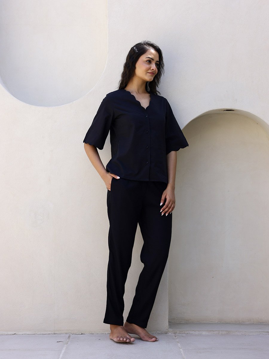 Black Solid Scallop Detail Shirt and Pants Pyjama Set 