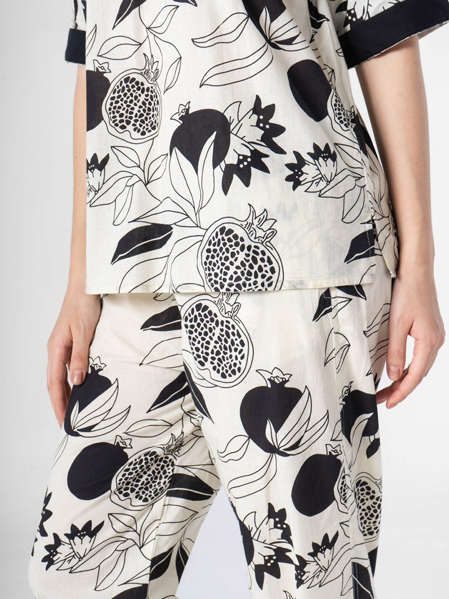 Off-White Printed V-Neck Top and Pants Pyjama Set 