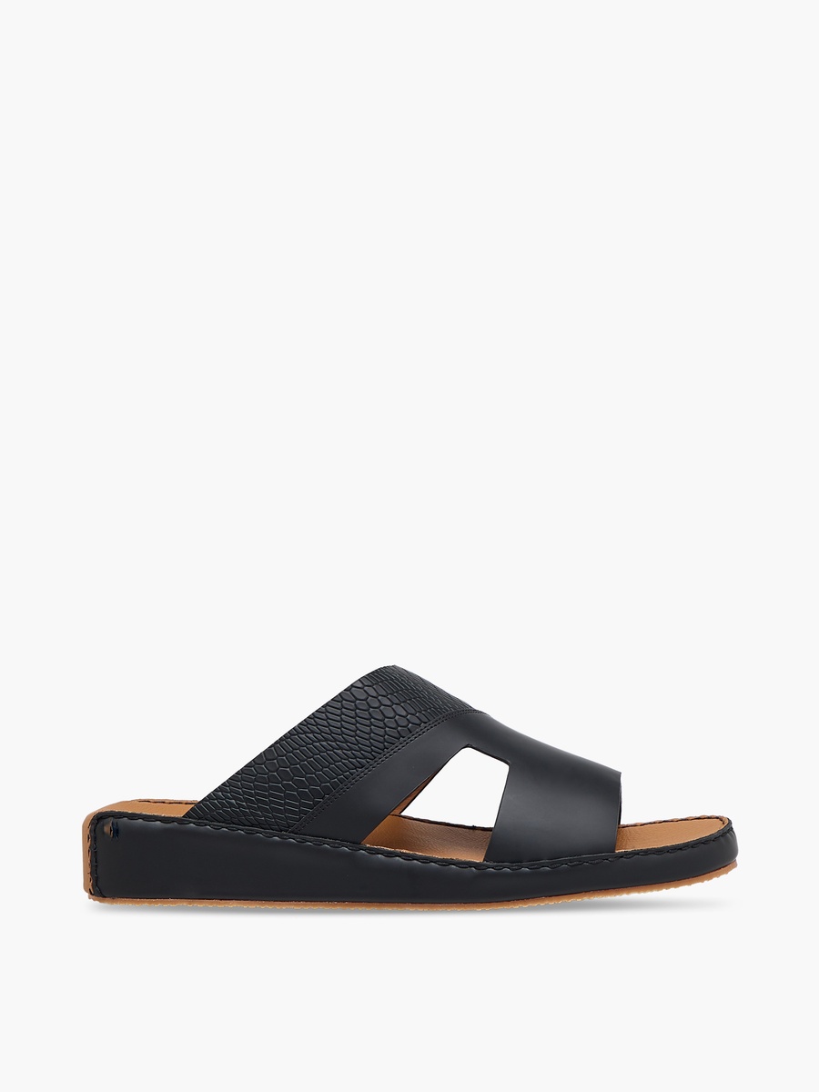 Men Textured Leather Arabic Sandals