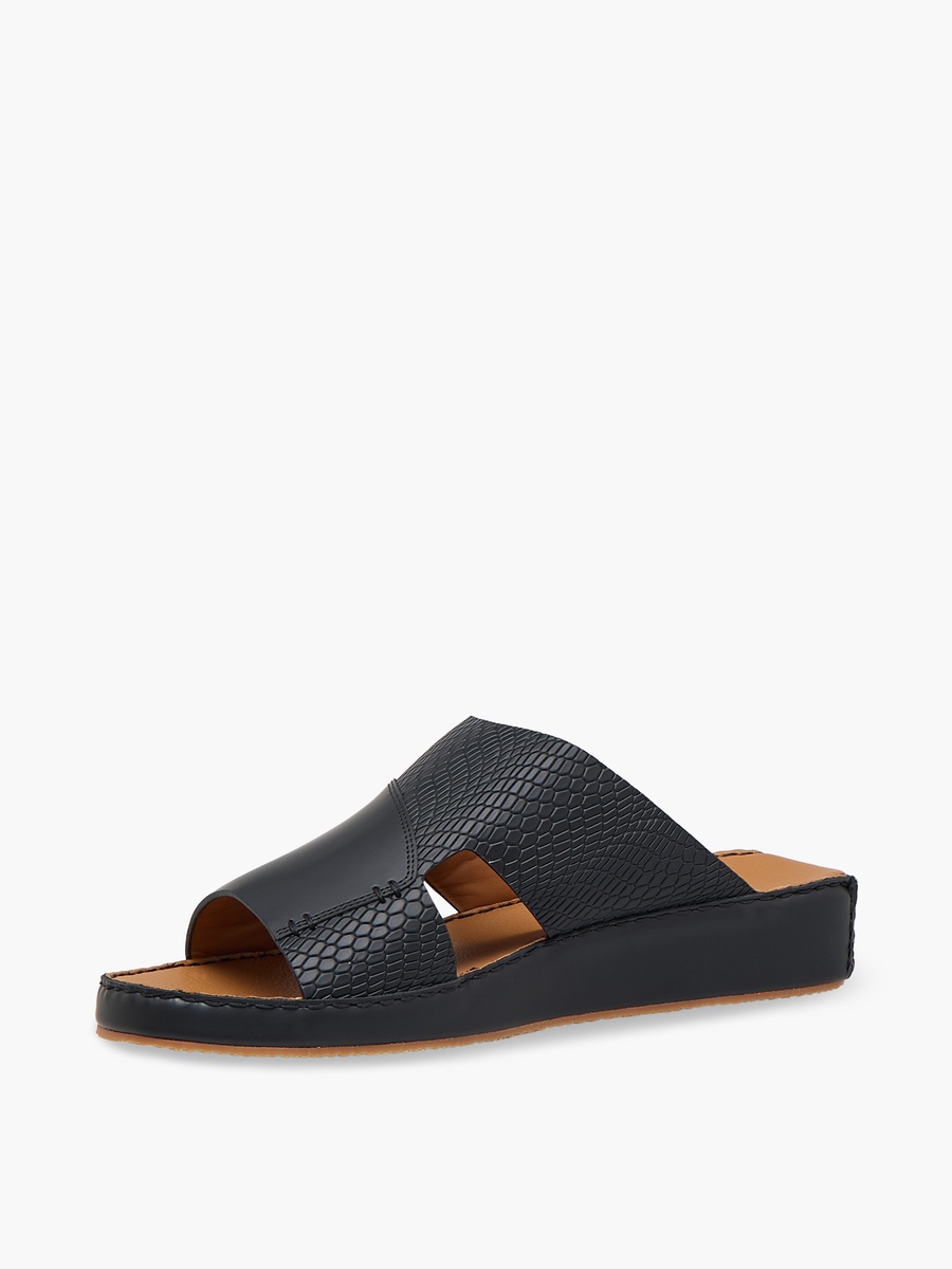 Men Textured Leather Arabic Sandals