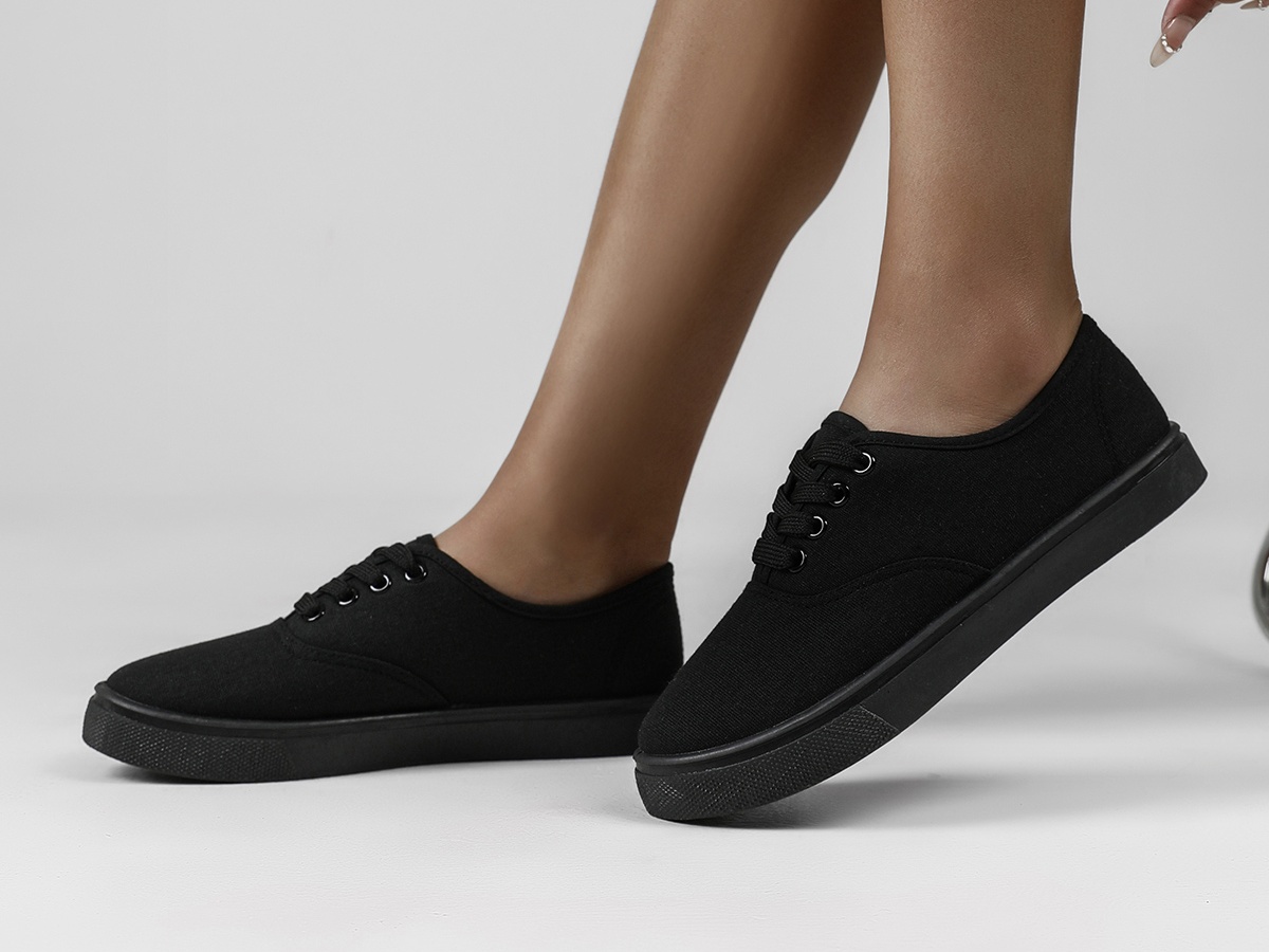 Black Plain Lace Ups Sneakers