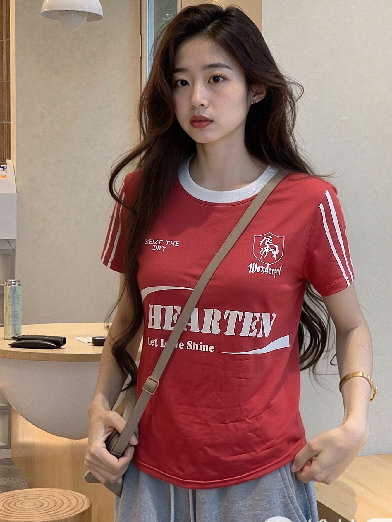 Red Knitted Short Sleeve Round Neck T-Shirt with Graphic Print