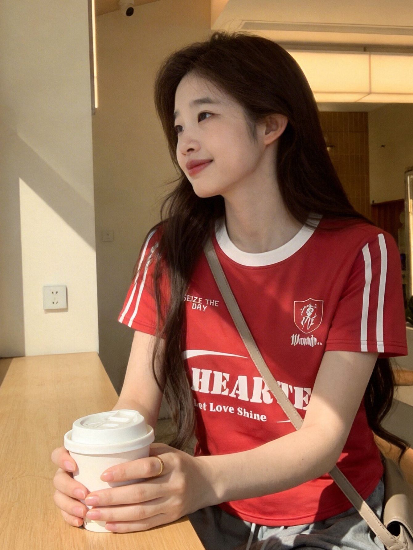 Red Knitted Short Sleeve Round Neck T-Shirt with Graphic Print