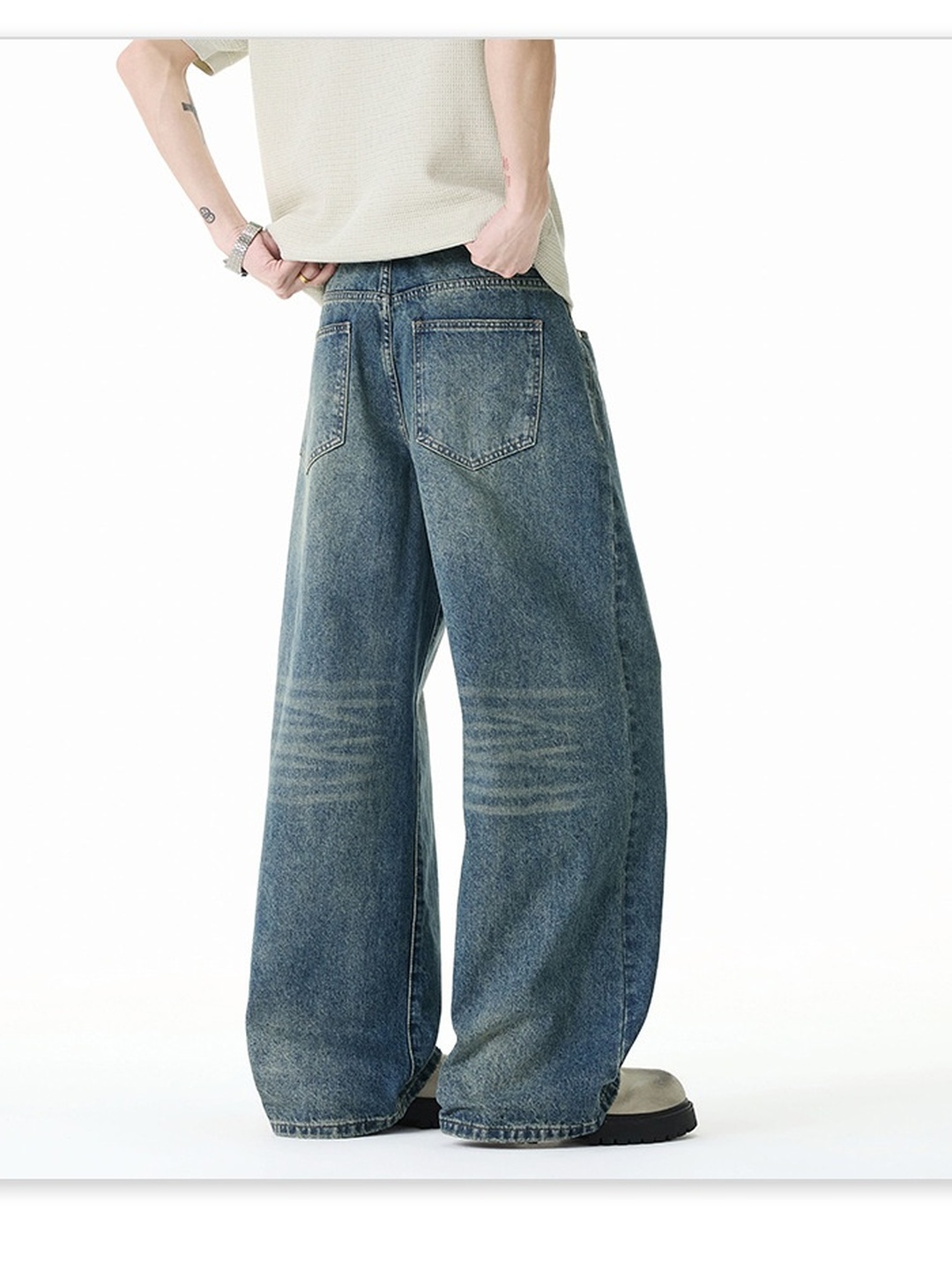 Men Baggy Fit Washed Whiskered Jeans