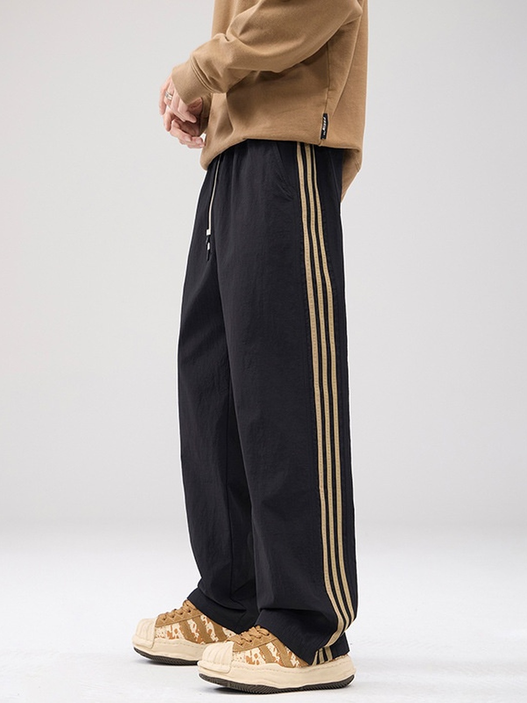 Men Relaxed Fleece Side Striped Pants