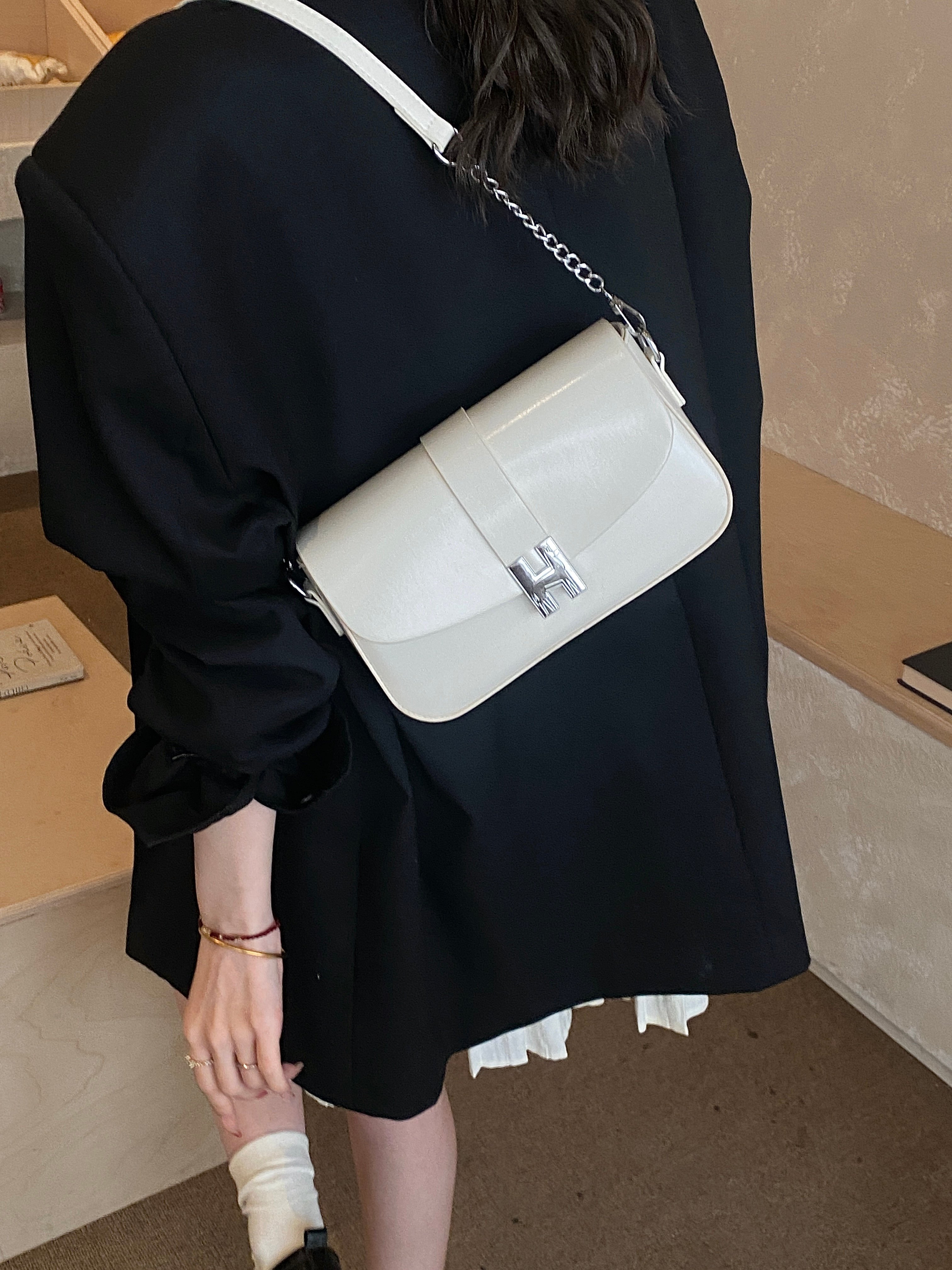 White Shoulder Bag with Chain Strap