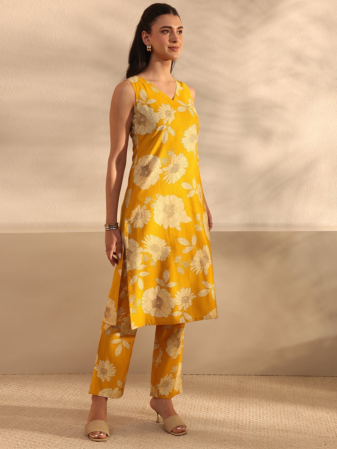 Mustard Printed Silk Blend Straight Kurta And Pants Set