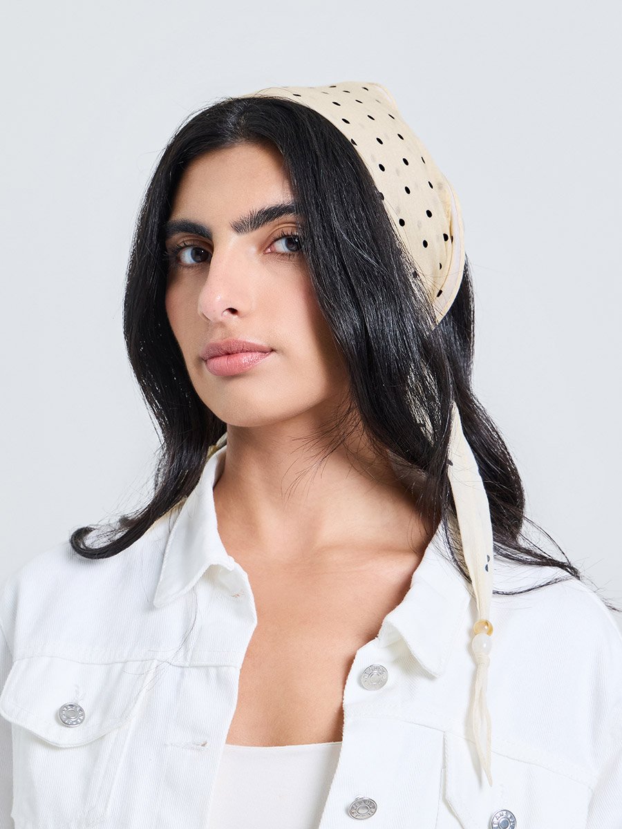 وشاح بطبعة منقطة