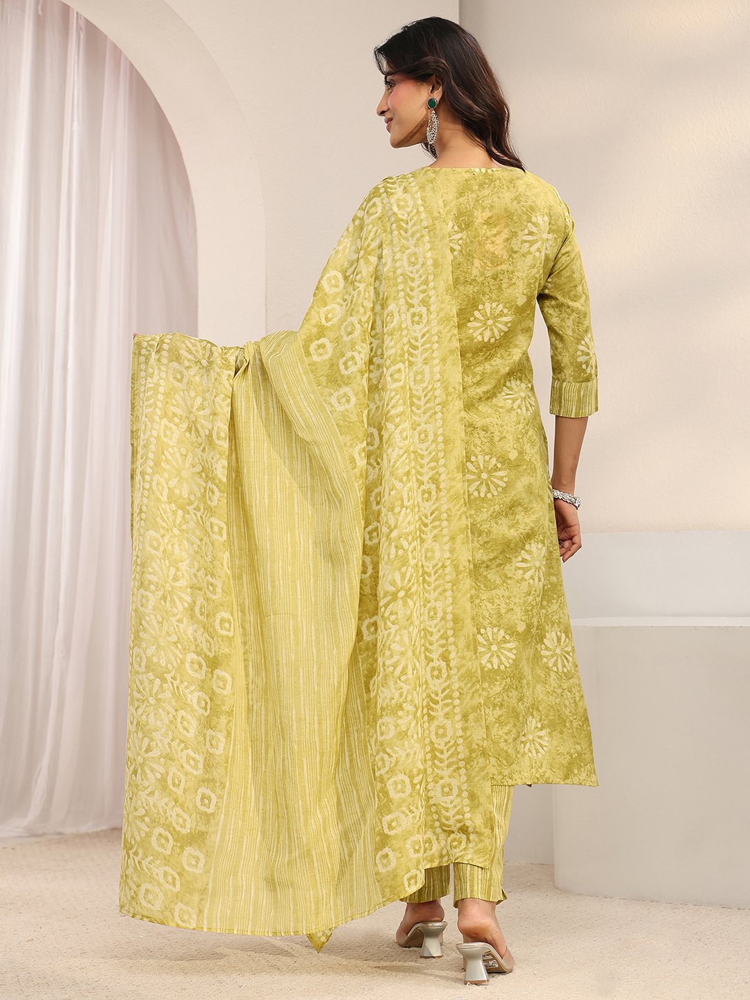 Green Printed Cotton Blend Straight Kurta, Trousers And Dupatta Set