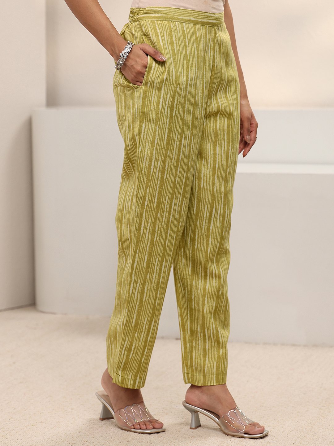 Green Printed Cotton Blend Straight Kurta, Trousers And Dupatta Set