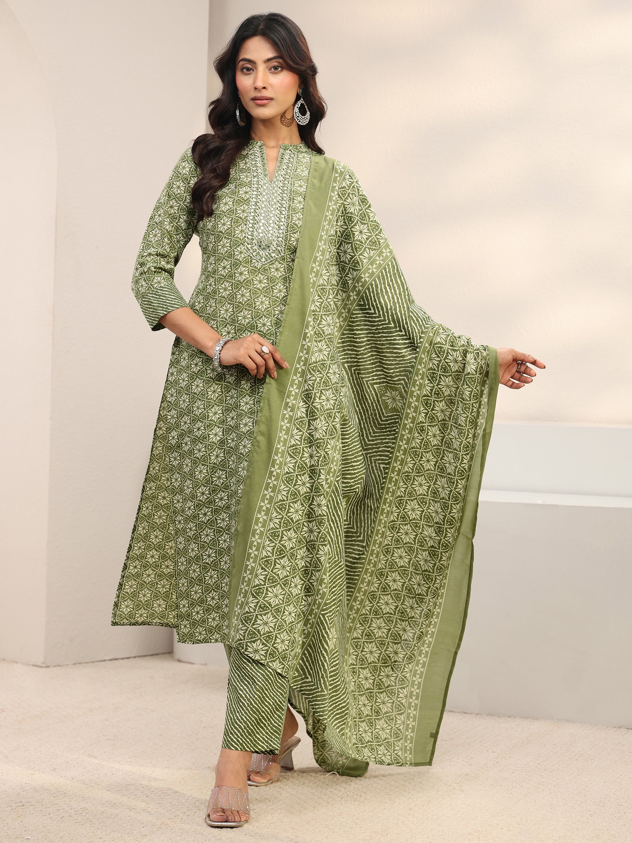 Green Printed Cotton Blend Straight Kurta, Trousers And Dupatta Set