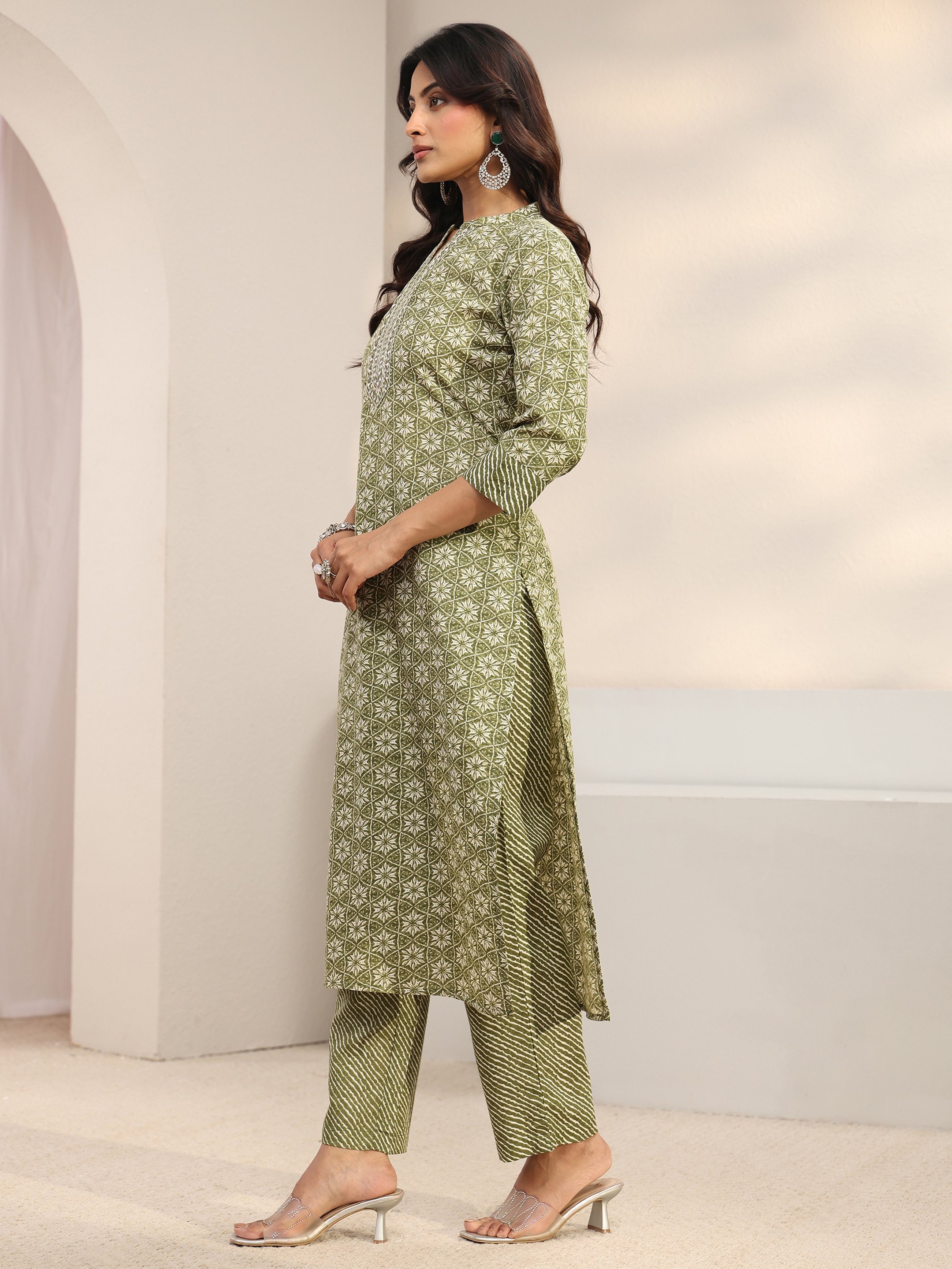 Green Printed Cotton Blend Straight Kurta, Trousers And Dupatta Set