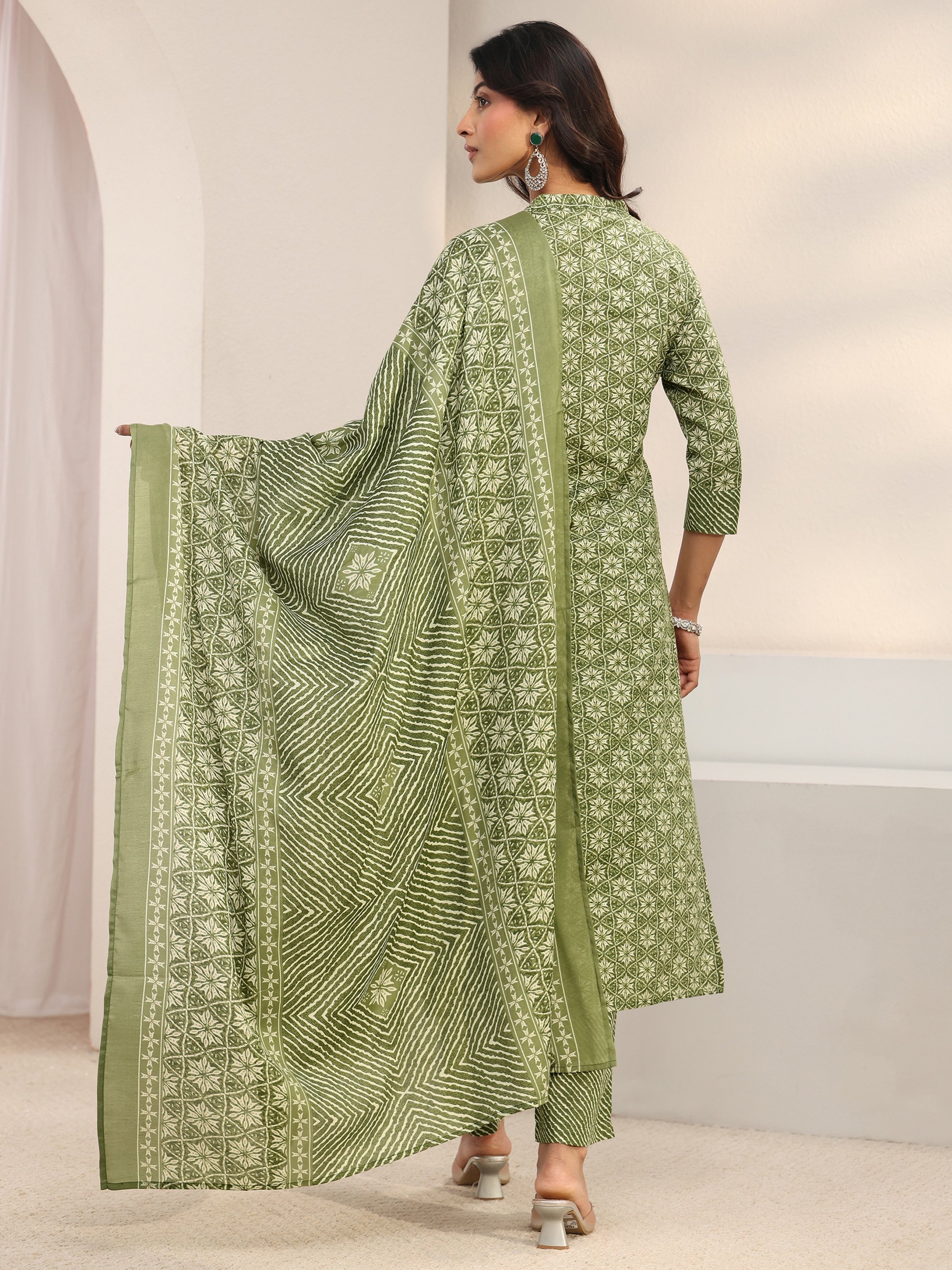 Green Printed Cotton Blend Straight Kurta, Trousers And Dupatta Set