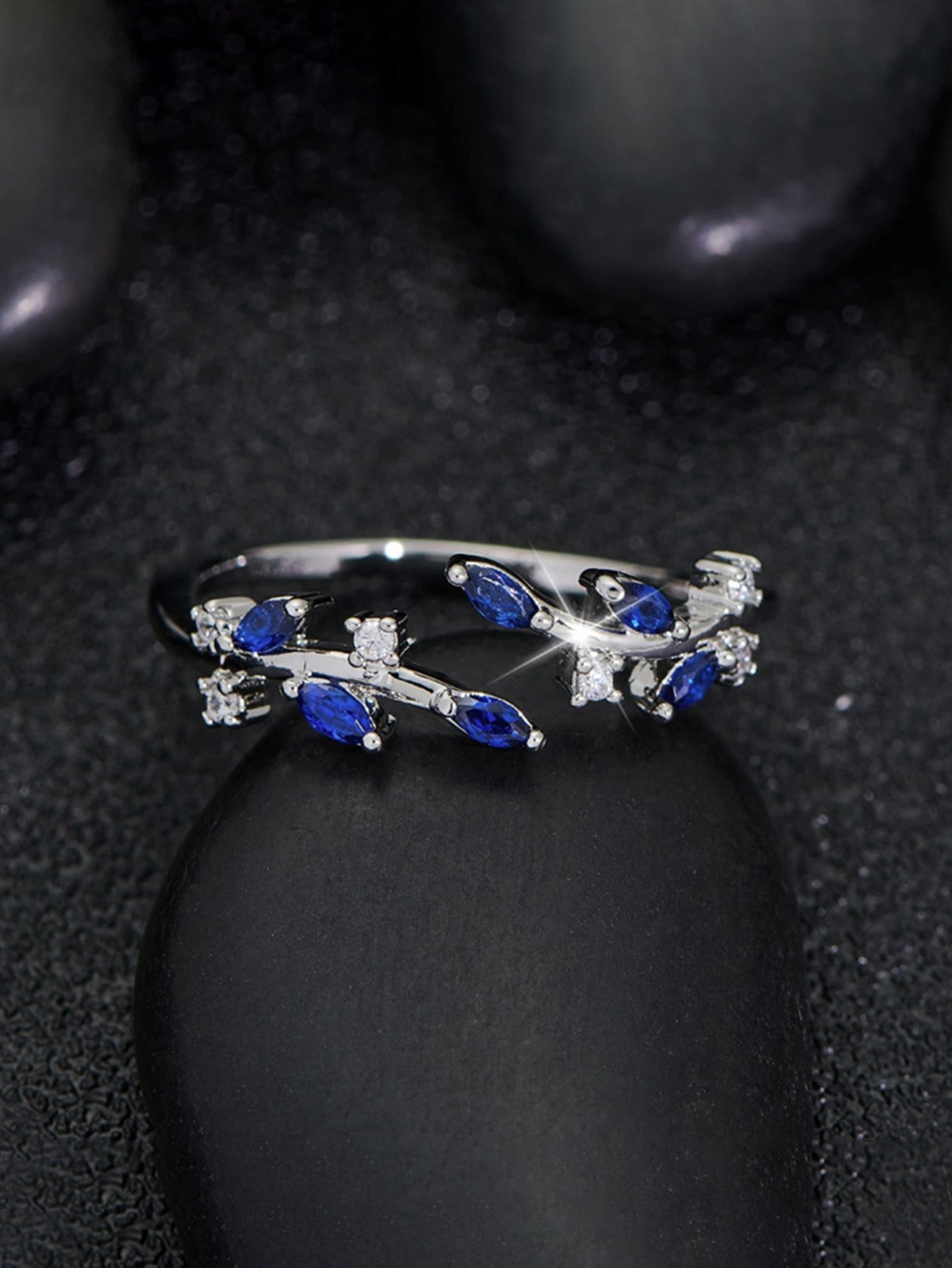 Silver Embellished Leaf Ring