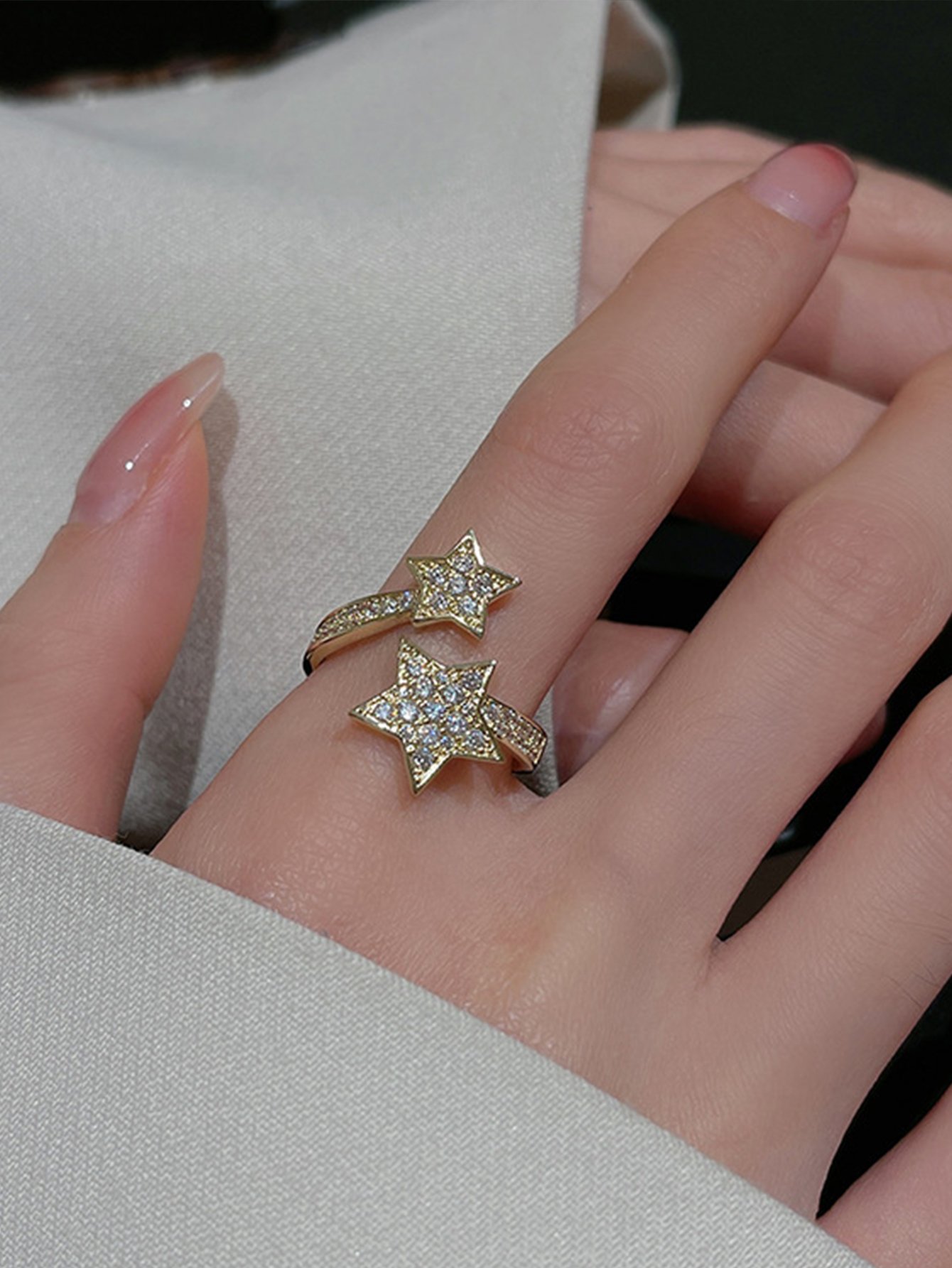 Gold Tone Star Design Ring
