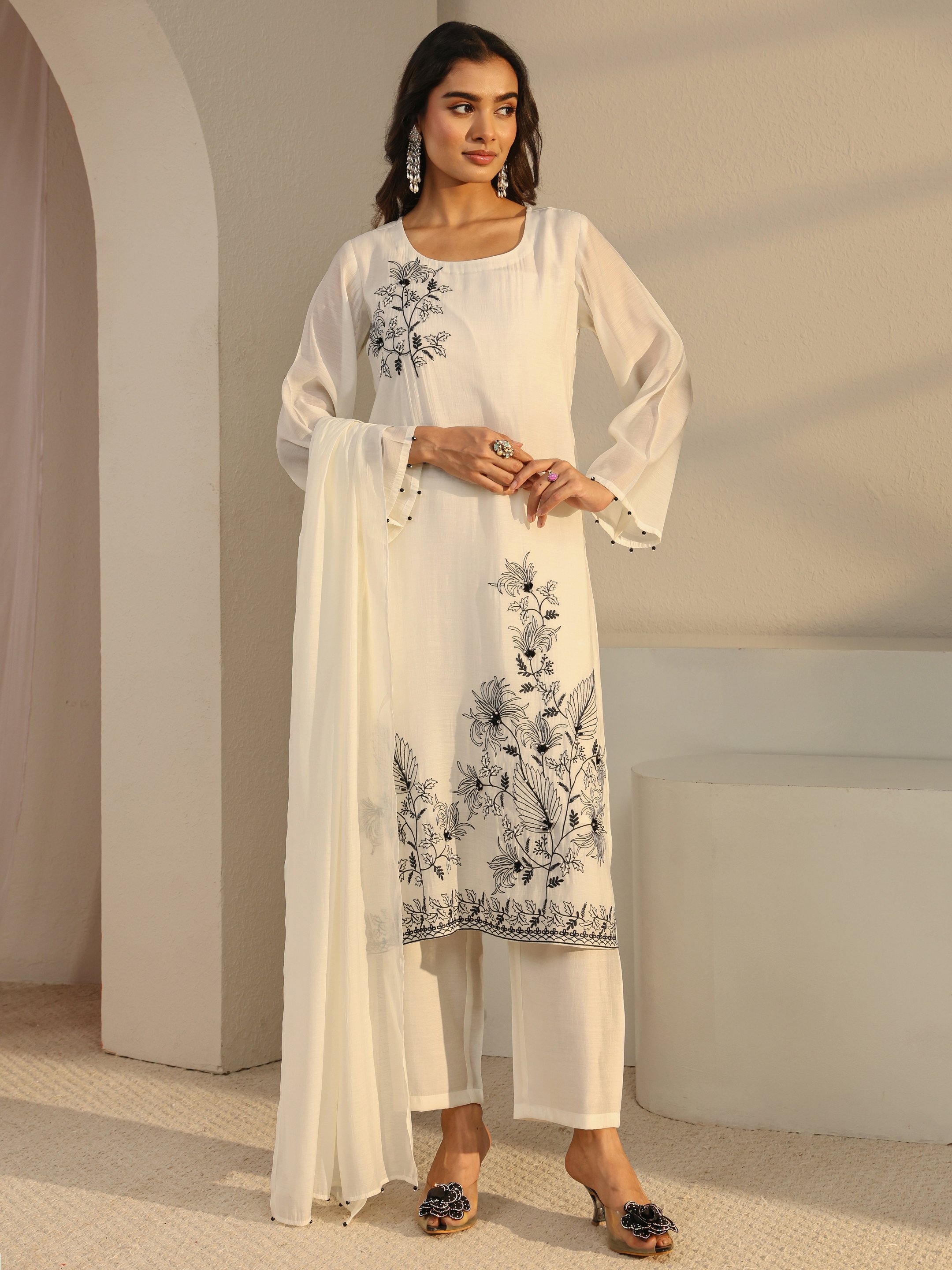 Off White Embroidered Chanderi Silk Straight-Fit Kurta, Pants And Dupatta Set