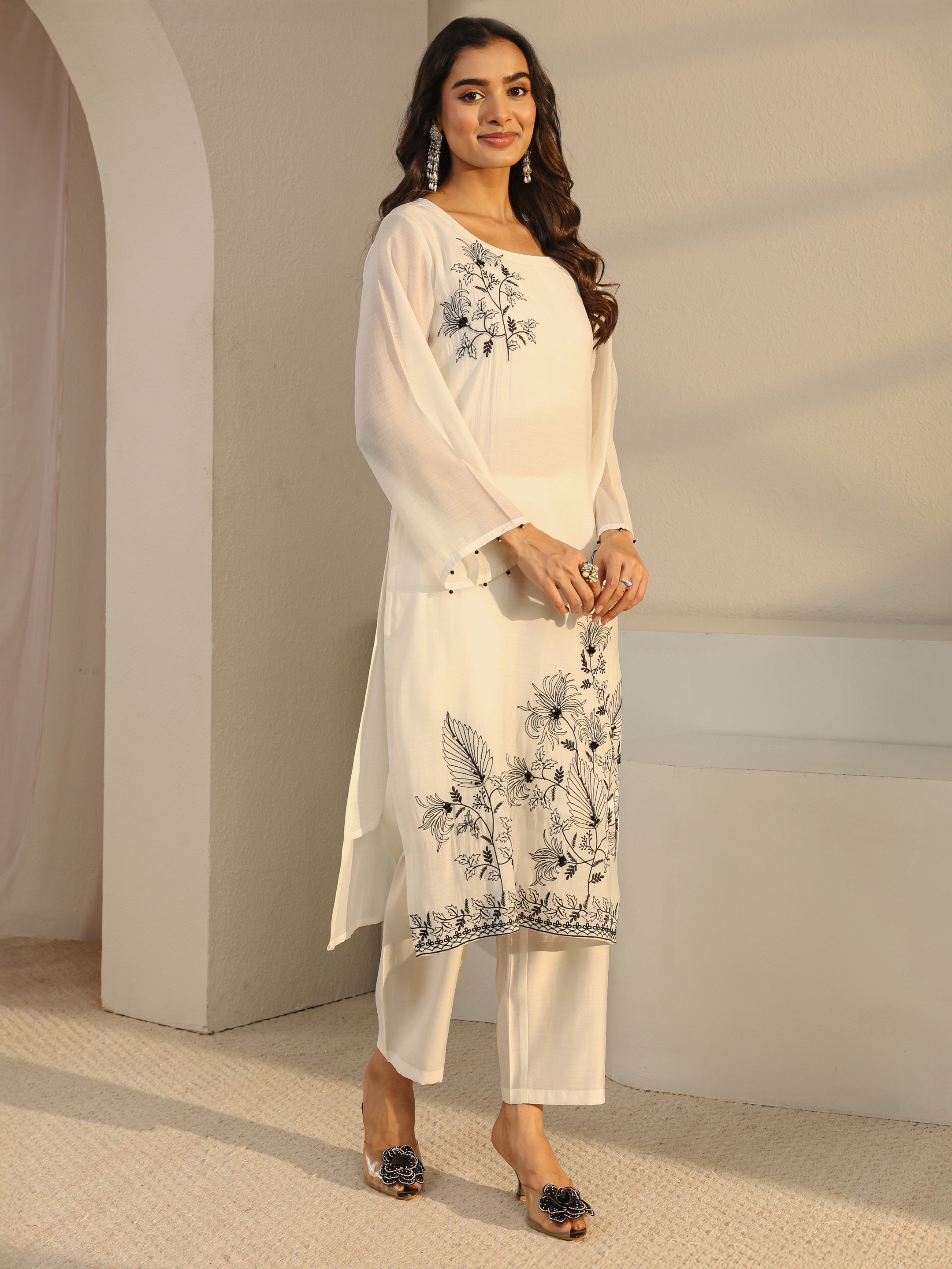 Off White Embroidered Chanderi Silk Straight-Fit Kurta, Pants And Dupatta Set