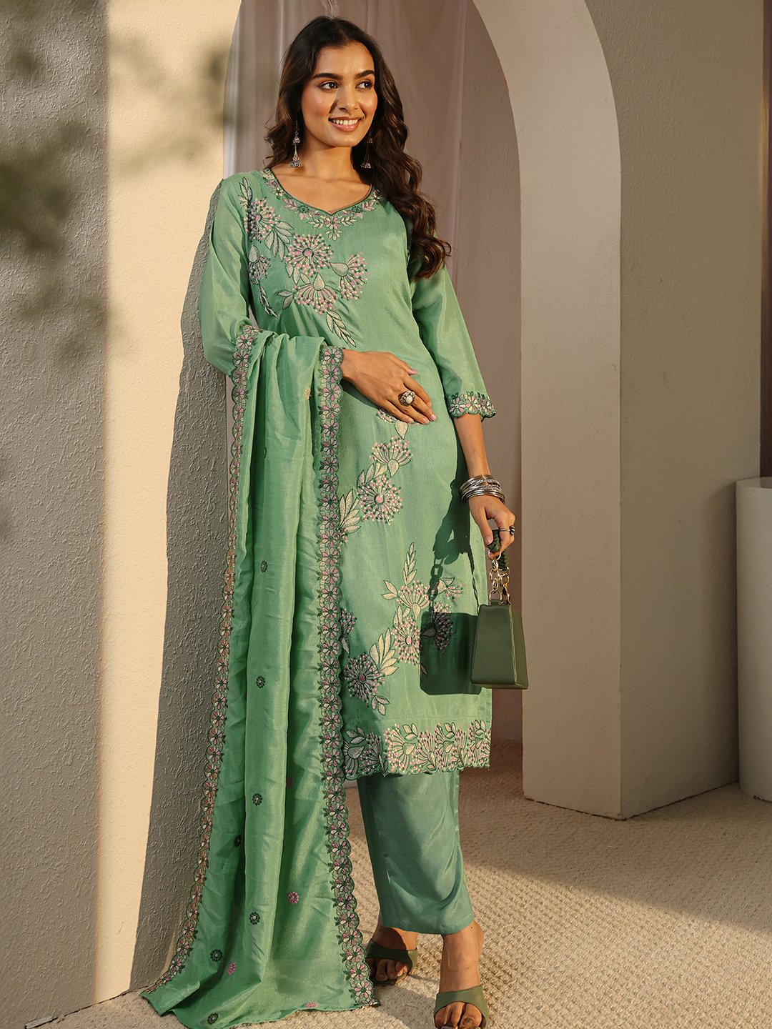 Green Embroidered Silk Blend Straight-Fit Kurta, Pants And Dupatta Set