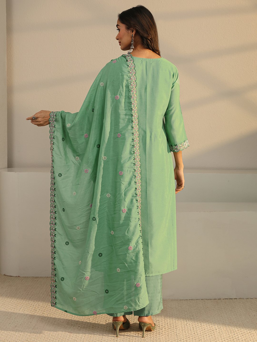 Green Embroidered Silk Blend Straight-Fit Kurta, Pants And Dupatta Set