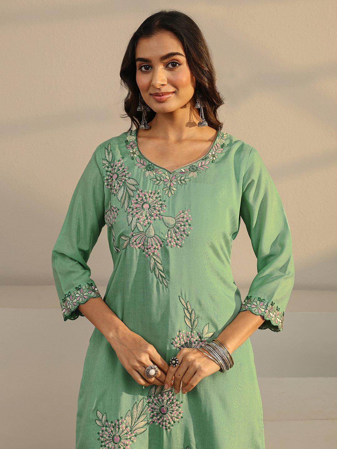 Green Embroidered Silk Blend Straight-Fit Kurta, Pants And Dupatta Set
