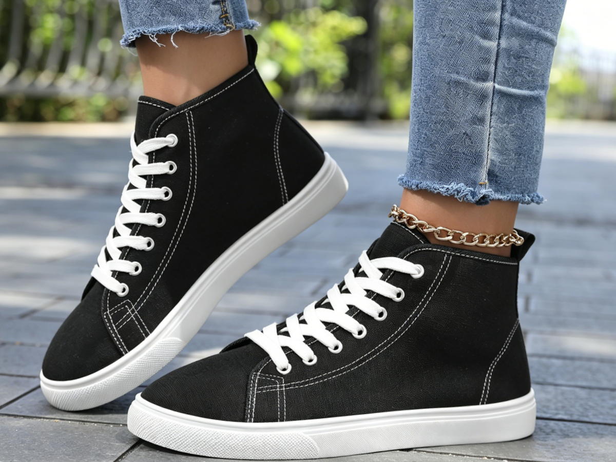 Womens Black Canvas High-Top Flats - Everyday Comfort and Style