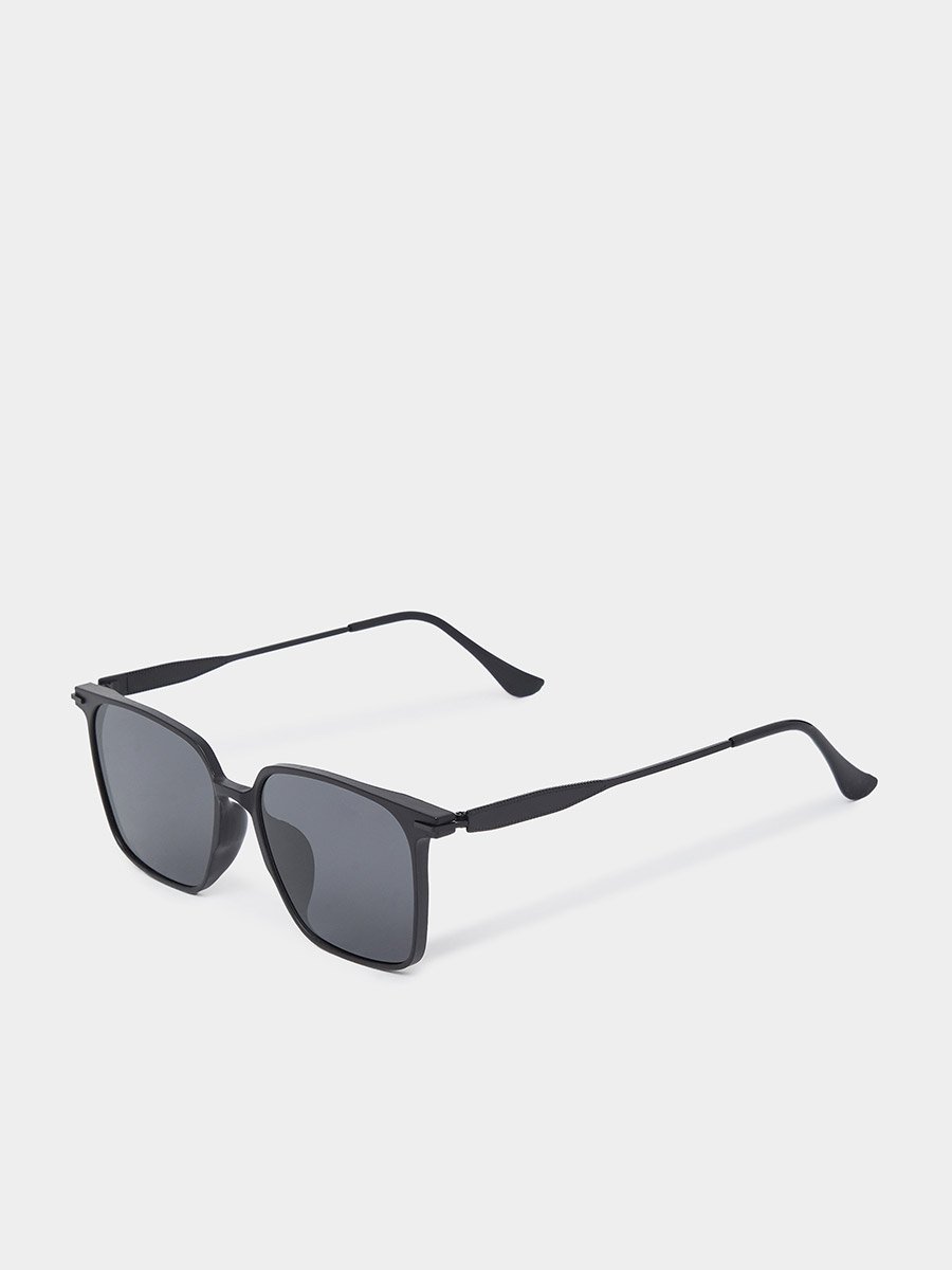 Black Square Frame Sunglasses with Nose Pads