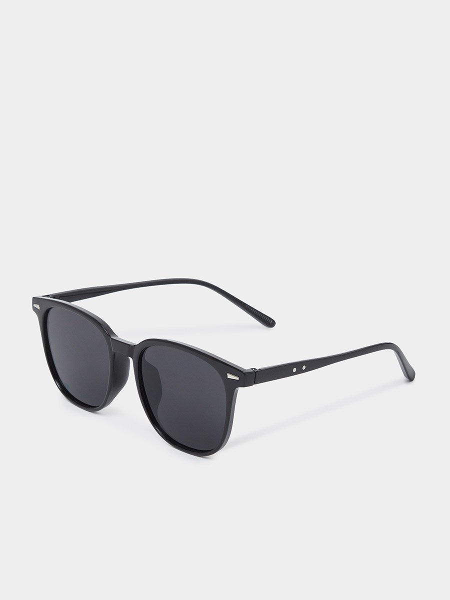 Black Wayfarer Sunglasses
