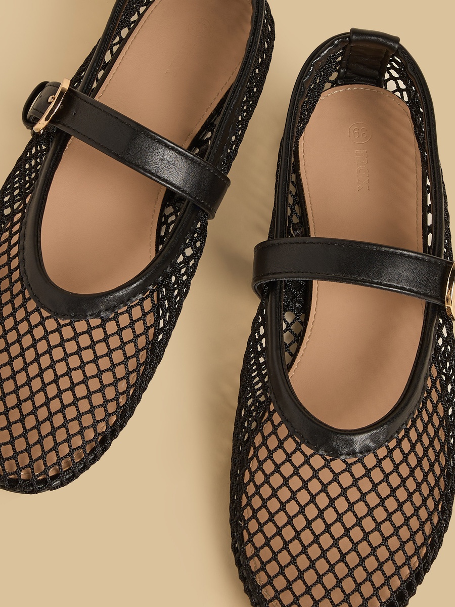 Textured Mary Jane Shoes with Buckle Closure