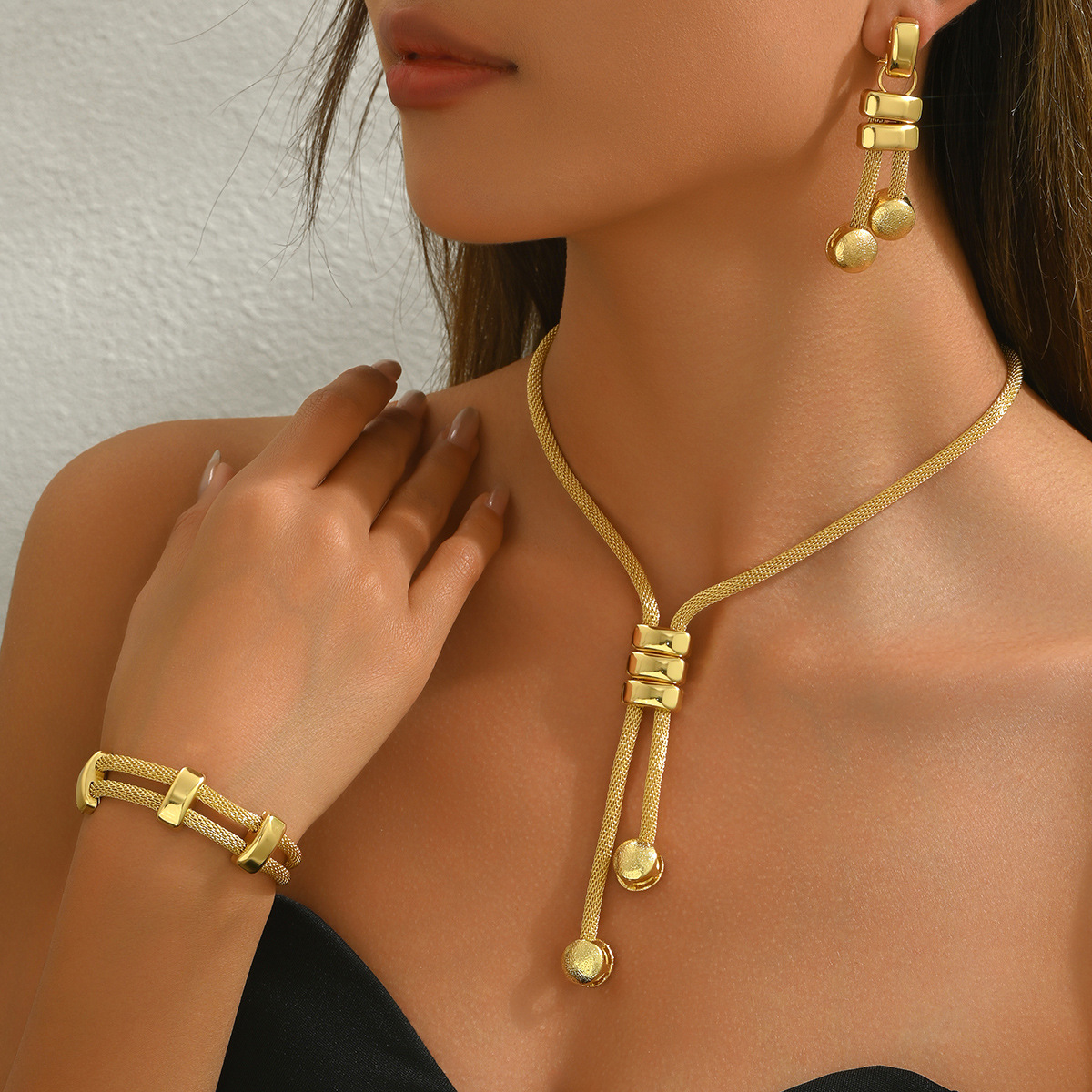 Gold Mesh Jewelry Set with Necklace, Earrings and Bracelet