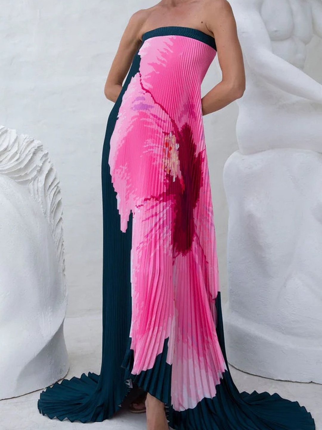 Black Pleated Floral Print Maxi Dress