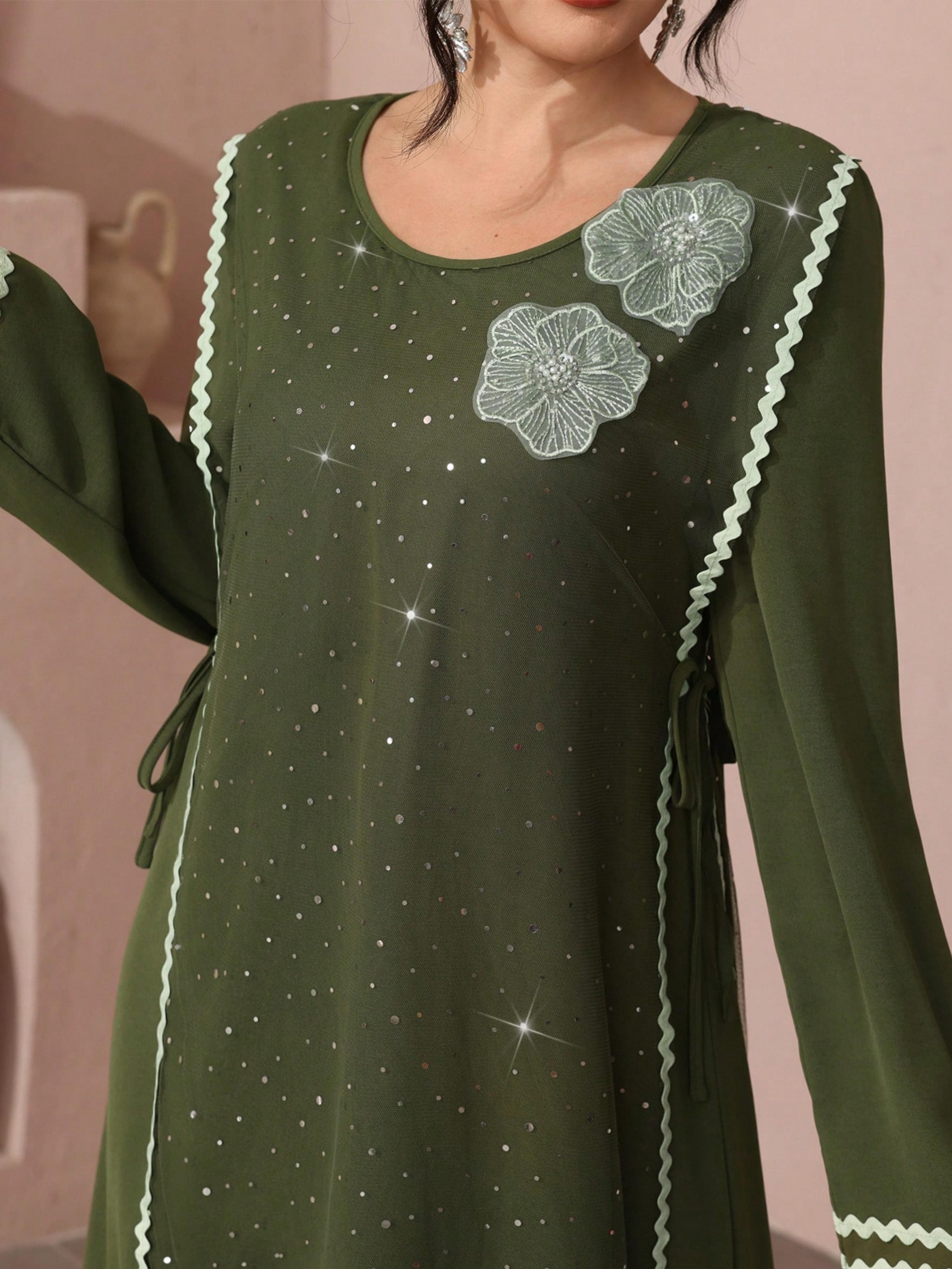 Green A-Line Jalabiya With Sequin And Floral Embellishments