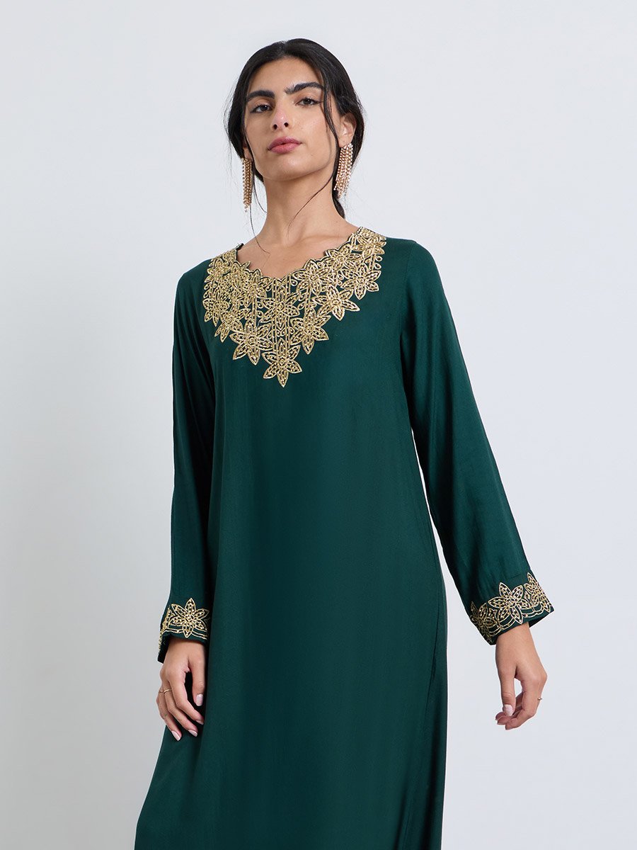 Green Thread Embroidery V Neck Jalabiya