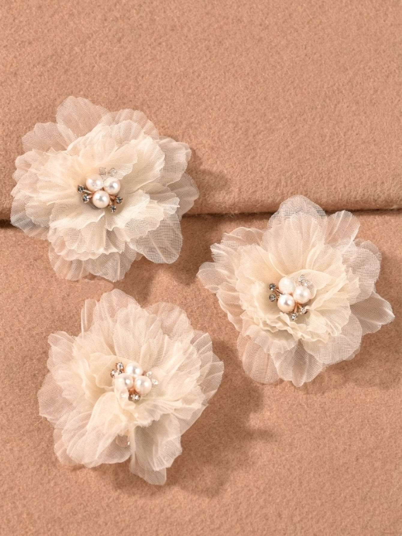 Off-White Floral Hair Clips