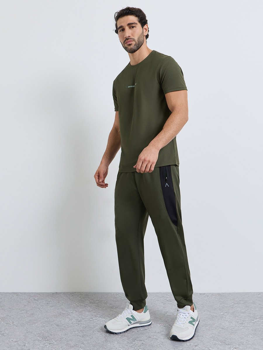 Men Olive Regular Fit Chest Printed Active T-Shirt